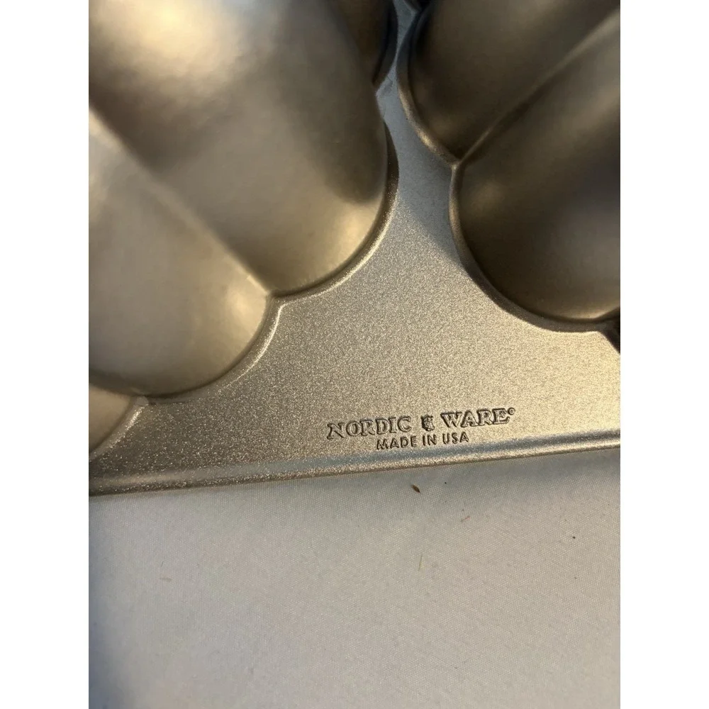 Nordic Ware Great Pumpkin Pan 3D Cake Mold Gold 10 Cup Fall Thanksgiving